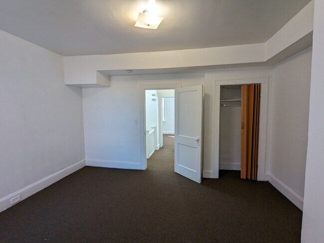 Primary Photo - 915 Brunswick St