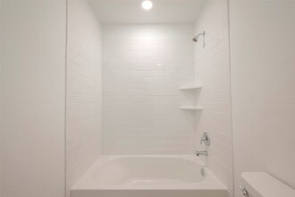 Building Photo - 1491 Las Cuevas Dr