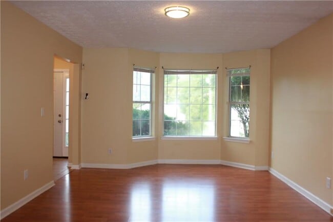 Building Photo - 2672 Crestworth Ln