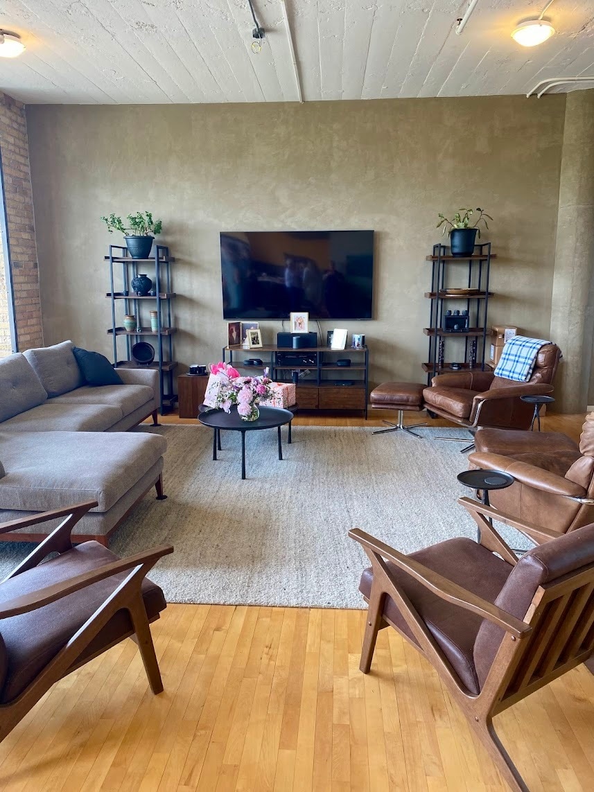 Building Photo - 290 Market St