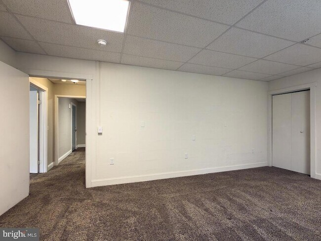 Building Photo - 100 S Front St