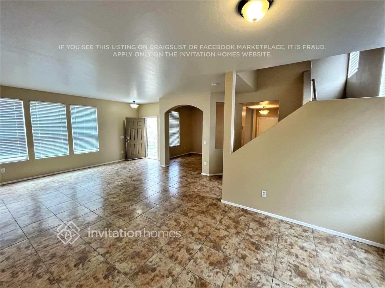 Building Photo - 13350 W Rose Ln