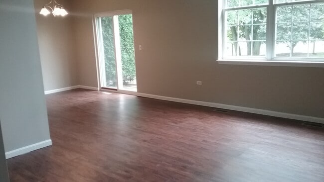 Building Photo - 538 Mallard Ln