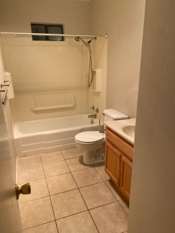 Building Photo - 309 Circle Dr