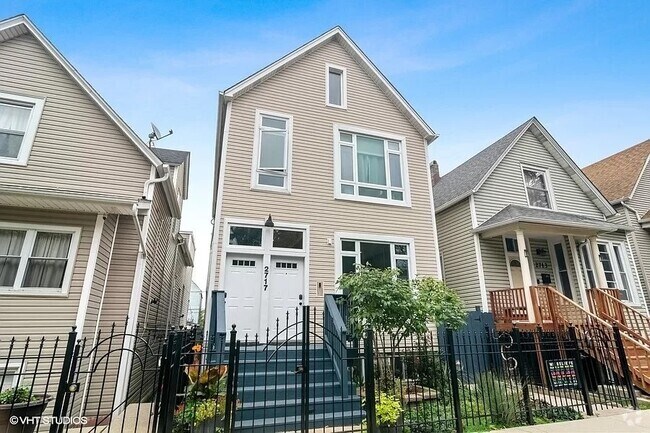 Building Photo - 2717 N Artesian Ave