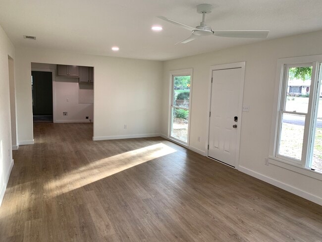 Building Photo - 3900 Sanger Ave