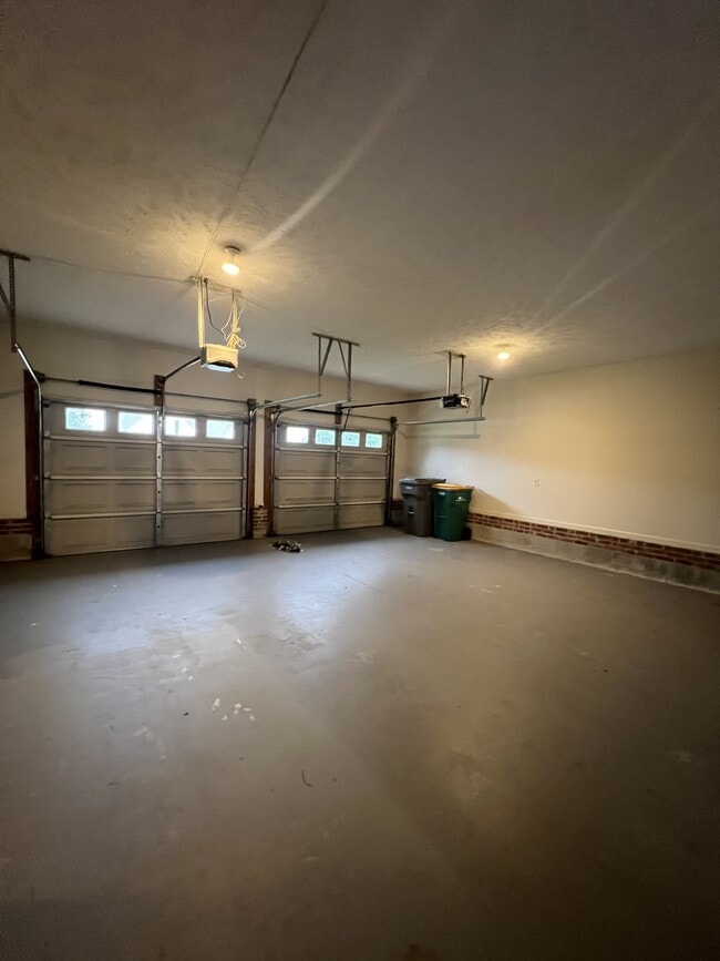 Building Photo - 5617 Shady Pine Ct