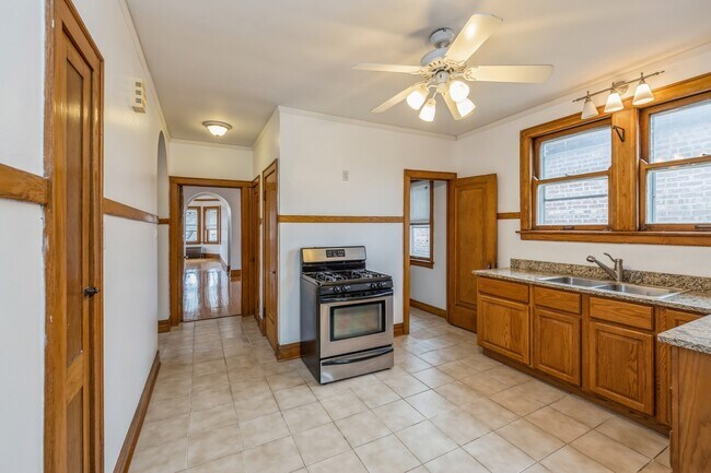 Building Photo - 1838 Kenilworth Ave