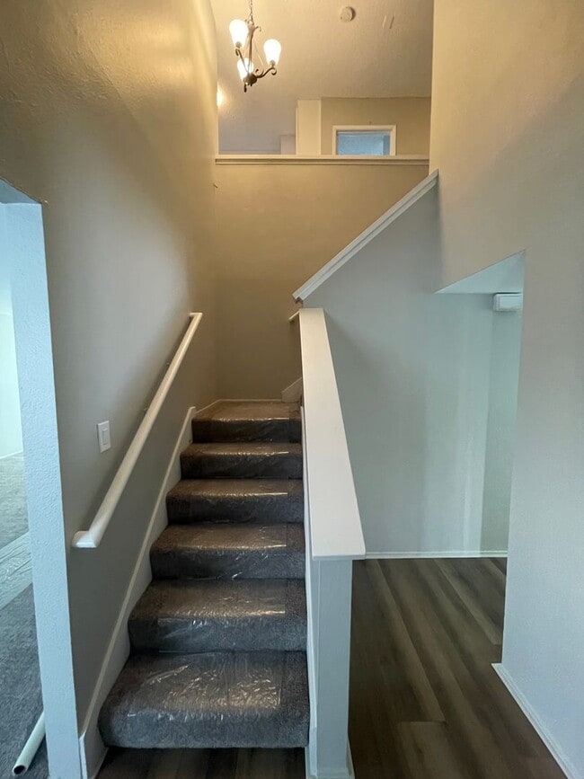 Building Photo - 4 Bedroom Cul-du-sac Home Avaialble!