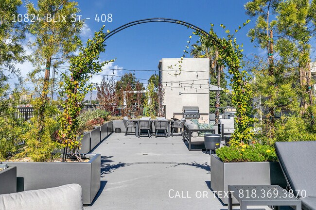 Building Photo - 10824 Blix St