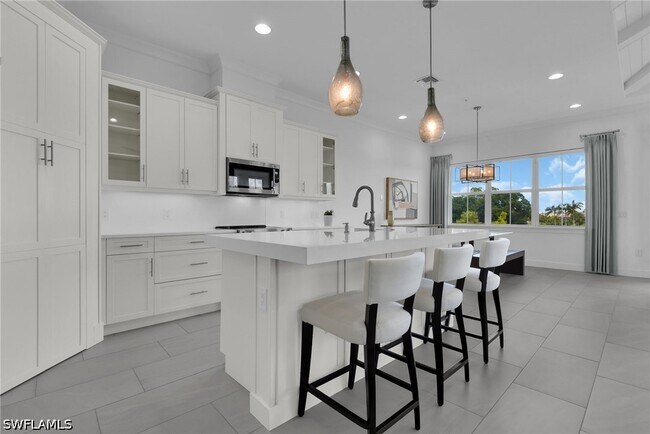Building Photo - 6585 Dominica Dr