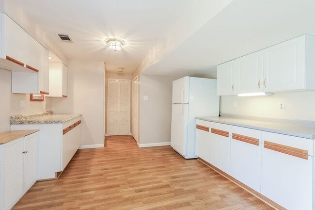 Building Photo - 783 Eagle Ln
