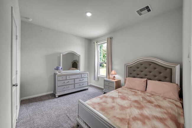 Building Photo - 6185 White Oak Leaf Lp