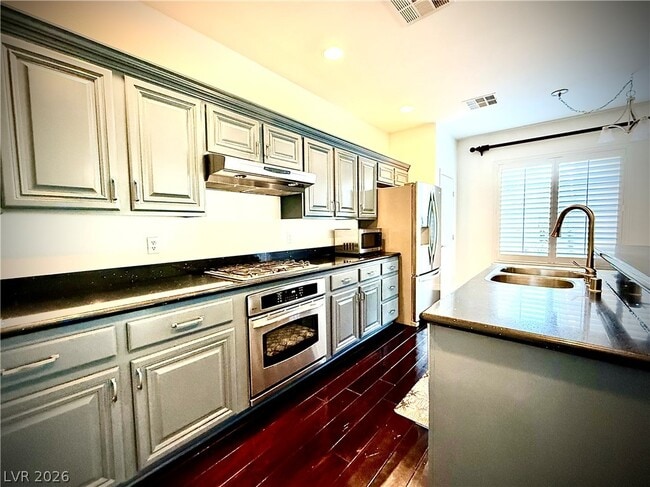 Building Photo - 1862 Hollywell St