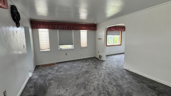 Building Photo - 119 Highview Dr