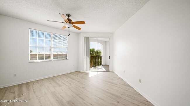 Building Photo - 1050 Bella Vista Blvd