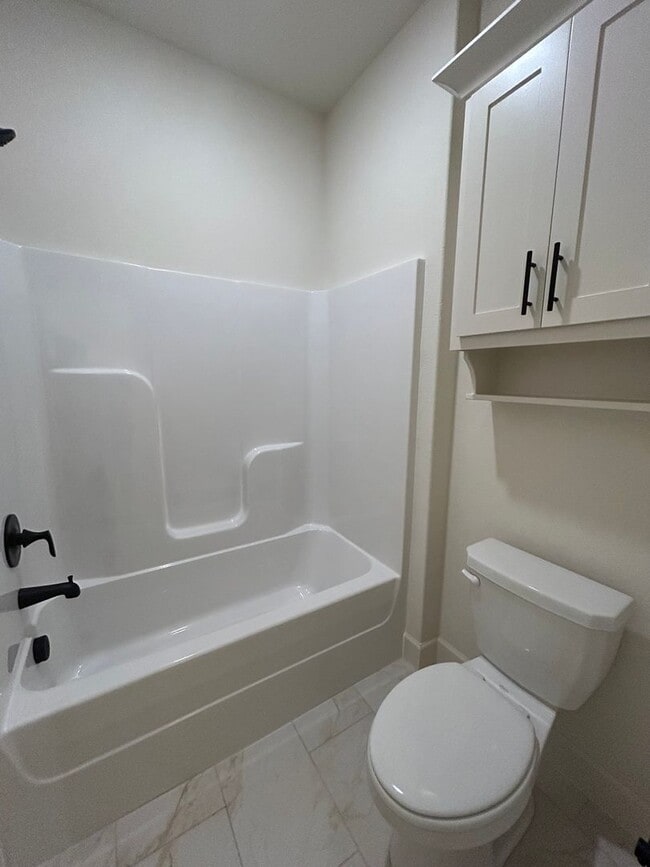 Building Photo - Spacious 4 Bed, 2.5 Bath Home in Pea Ridge!