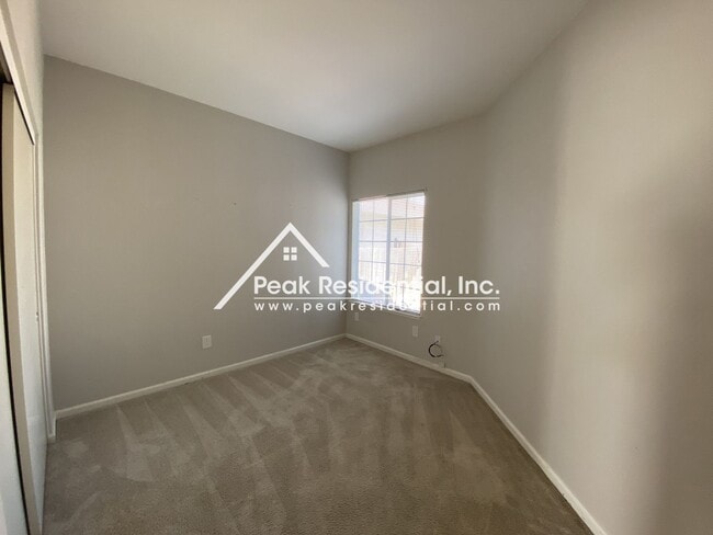 Building Photo - Charming 3 bd/2 ba Elk Grove Home!