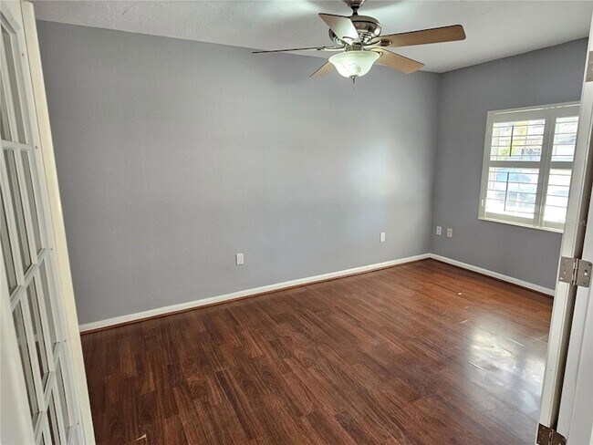 Building Photo - 272 Loyola Rd