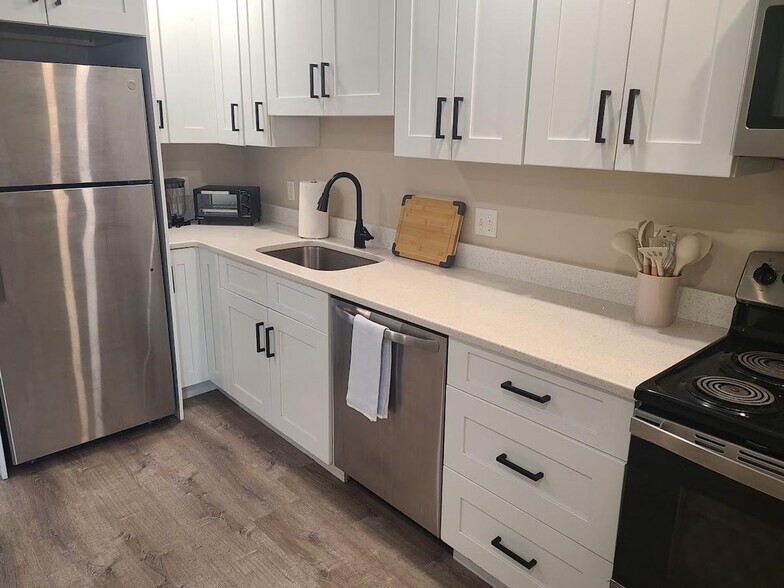 Building Photo - 20 Hawkes St