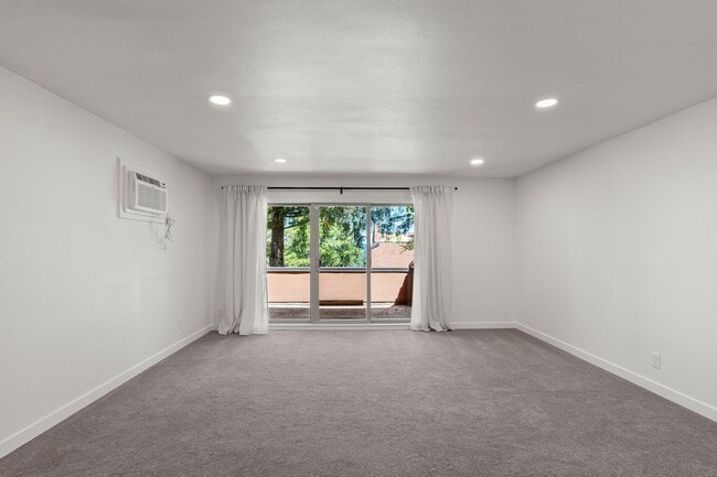 Building Photo - 108 Oswego Summit