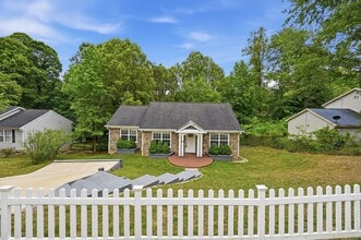 Building Photo - 28 Cherry Laurel Dr