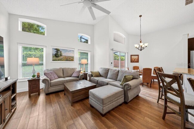 Building Photo - 5477 Glen Oak Pl