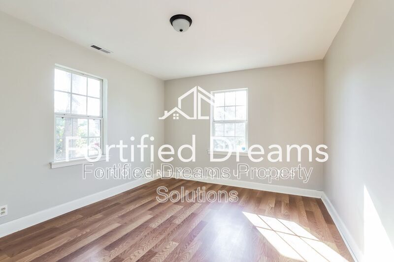 Building Photo - 3614 Yale Ave