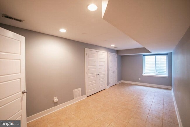 Building Photo - 1727 Annin St