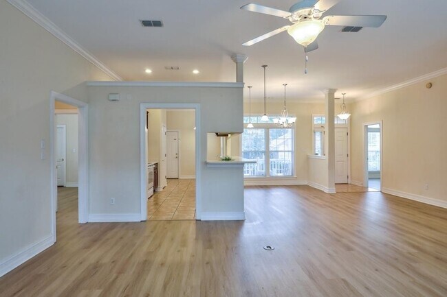 Building Photo - 1661 Harbor Club Dr