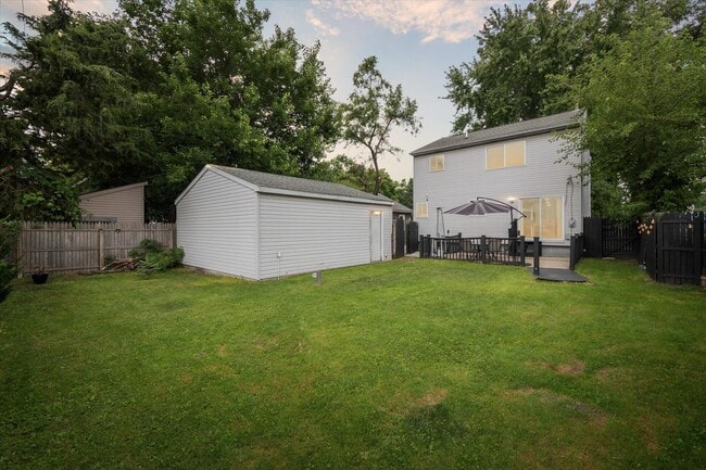 Building Photo - 578 E Mahan Ave