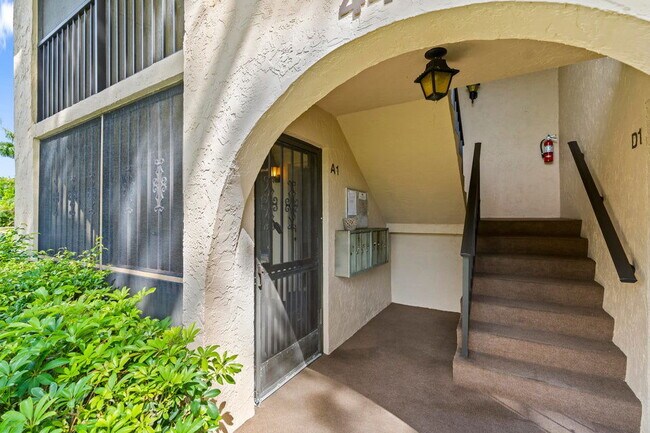 Building Photo - 441 Pine Glen Ln