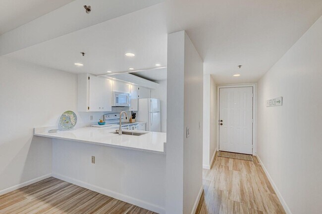 Building Photo - 601 S Seas Dr