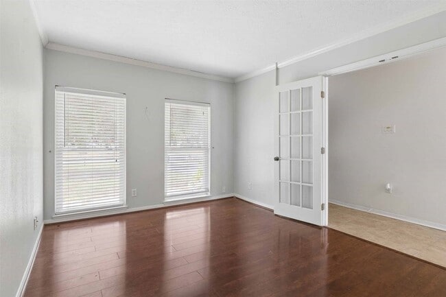 Building Photo - 5914 Willowbend Blvd