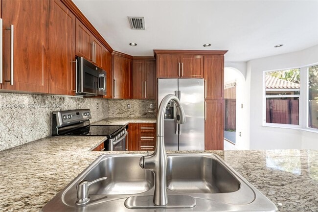 Building Photo - 4671 SW 154th Pl
