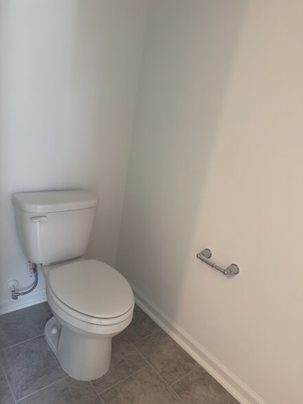 Building Photo - 1028 Red Finch Wy