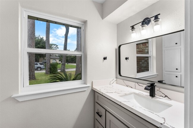 Building Photo - 28814 Enchanted Dr