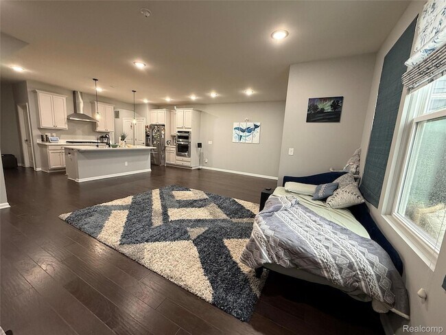 Building Photo - 4811 Broomfield Way
