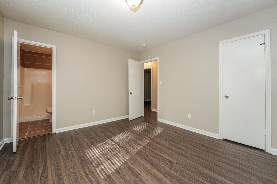 Building Photo - 591 Stonehedge Dr