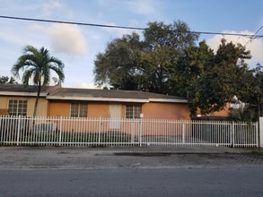 Building Photo - 3725 NW 13th Ave