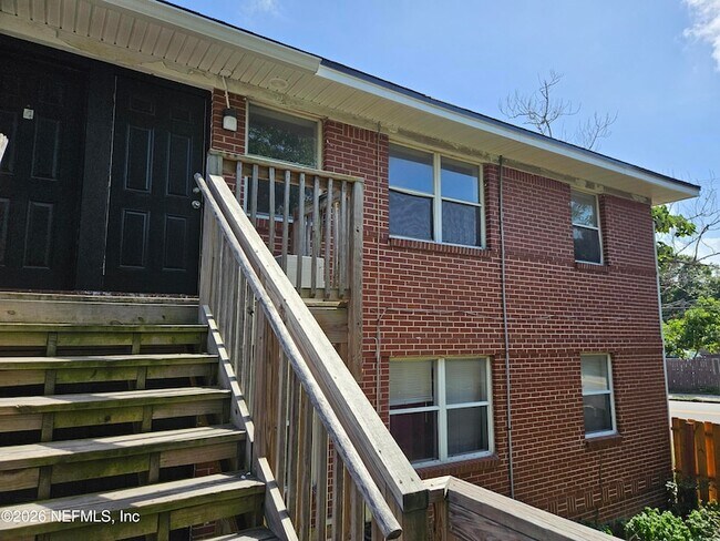 Building Photo - 3005 Walton St
