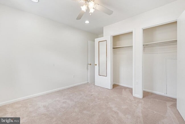 Building Photo - 3881 Persimmon Cir