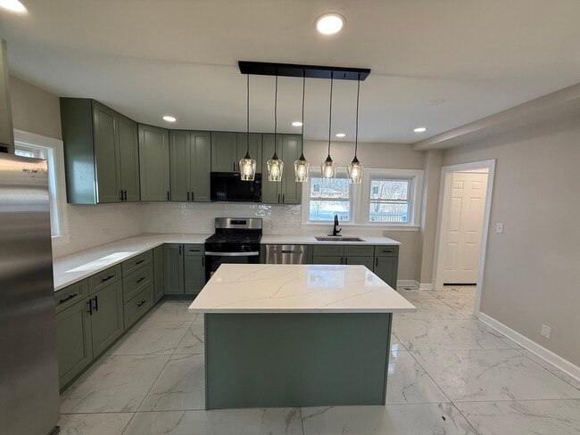 Building Photo - 408 East End Ave