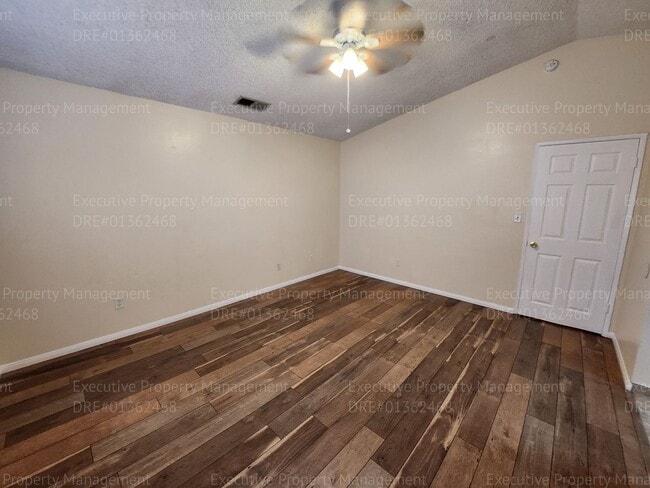 Building Photo - 3 bedrooms /2.5 bath two-story gem boasts ...
