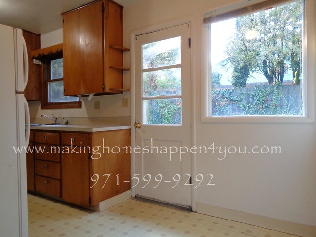 Building Photo - 3515-3525 Belle Vista Ct S