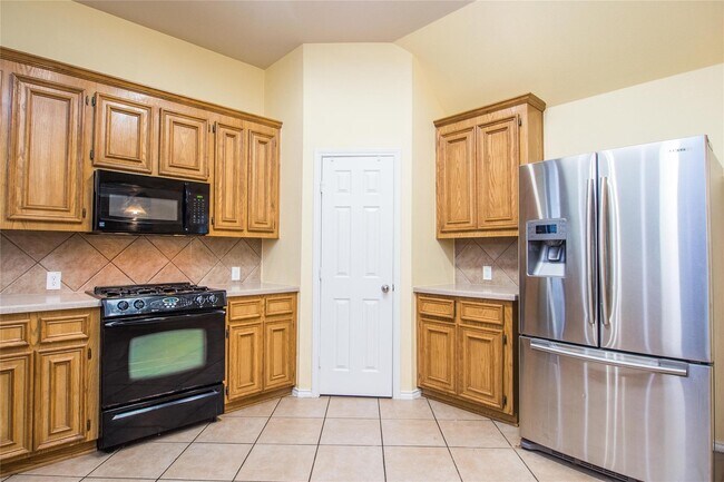 Building Photo - 8847 Distant Woods Dr
