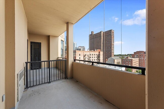Building Photo - 1464 S Michigan Ave