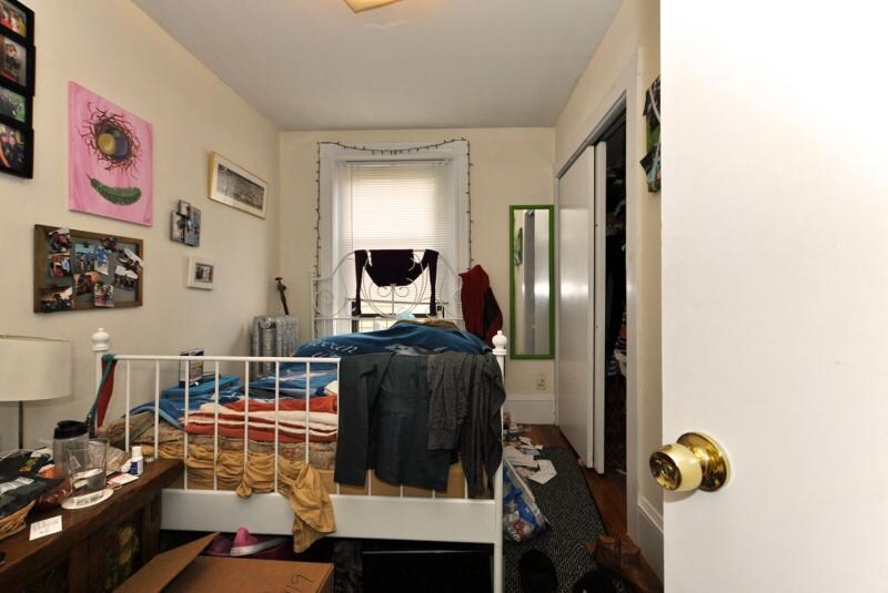 Building Photo - 44 Linden St