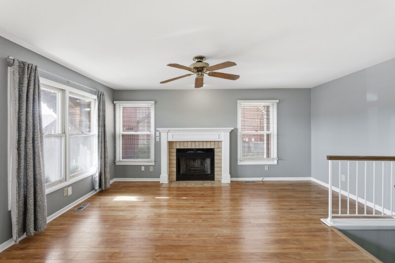 Building Photo - 1450 S Webb Rd