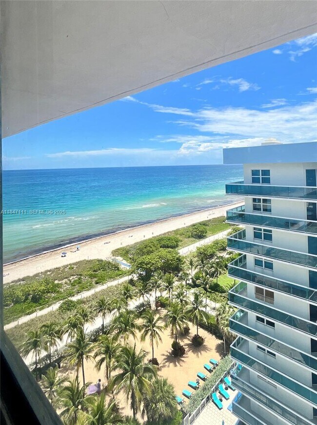 Building Photo - 9225 Collins Ave